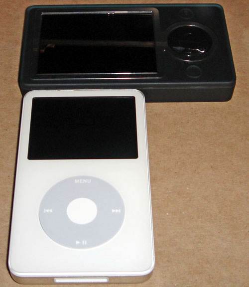 Zune junto a un iPod